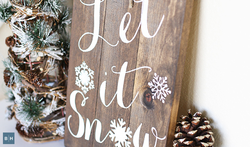 Wooden Holiday Sign